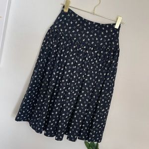 Valentino Vintage 100% Silk Skirt Sz 6